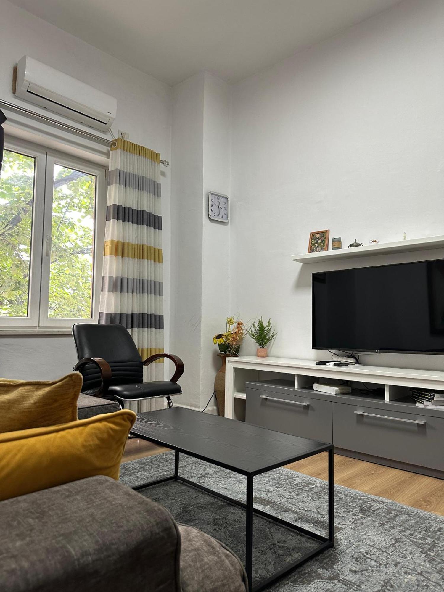 Kelly'S Cozy Hideaway - Central Tirana Exterior photo